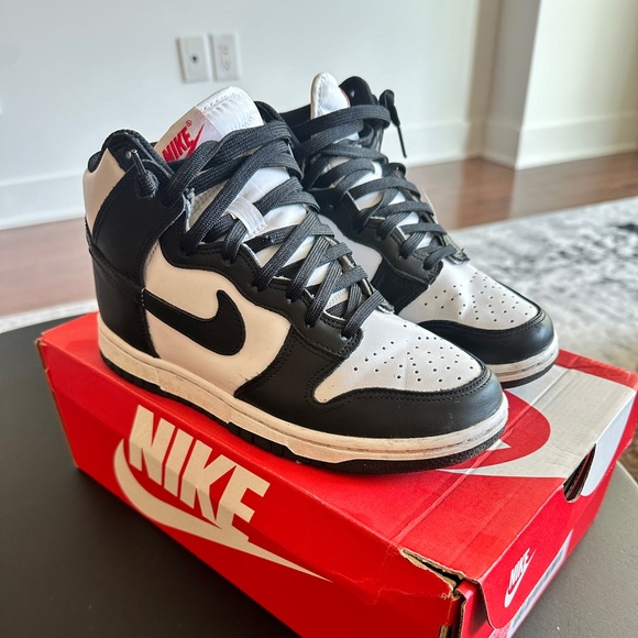 Women’s Nike dunk high - pandas - Picture 3 of 5